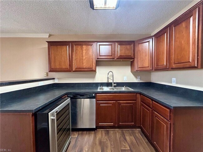 Building Photo - 103 Westover Ave