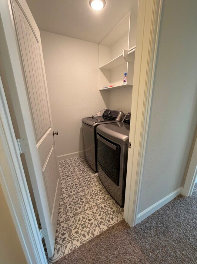 Building Photo - 4610 Center St