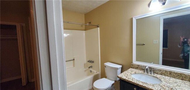 Building Photo - 103 Westland Ct SW