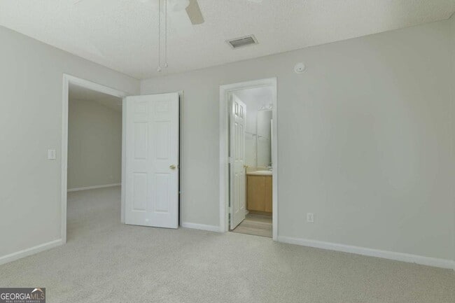 Building Photo - 426 Admiral's Walk Dr