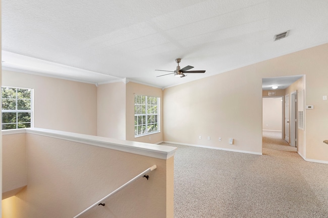 Building Photo - 3-Bed/2 Bath Gated Condo Fantastic Amenities!