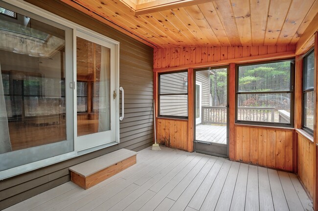 Building Photo - 57 Fawn Dr
