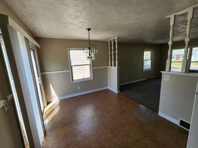 Building Photo - SW 424/426 30th Ave duplex