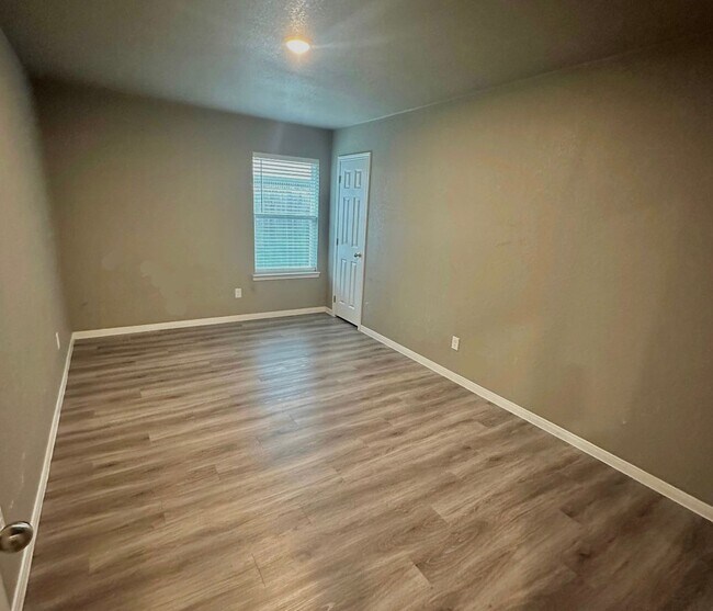 Building Photo - NEW IN MANAGEMENT - AVAILABLE NOW!