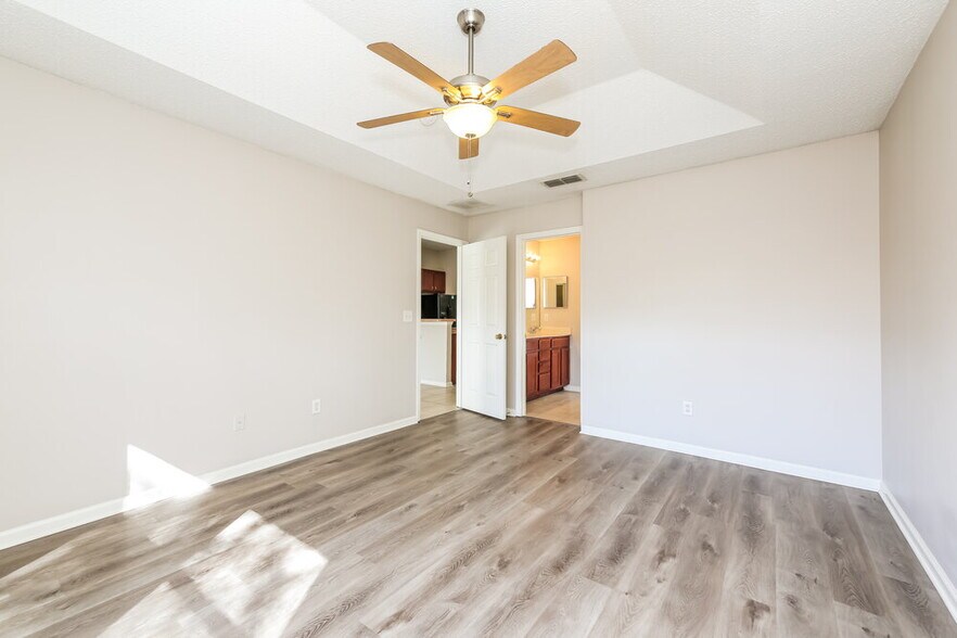 Building Photo - 1302 Ardmore St