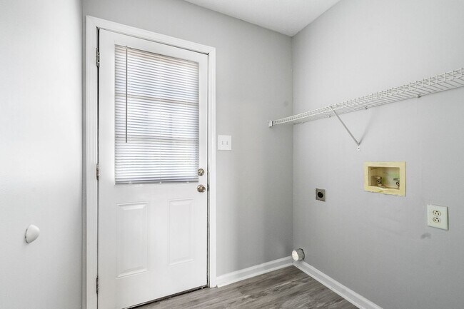 Building Photo - 339 Pioneer Dr