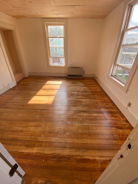 Building Photo - 90 Roak St