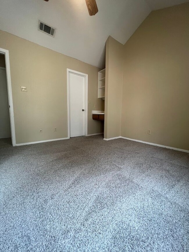 Building Photo - WEST CAMPUS - 2 BEDROOM - 2 BATHROOM  - AU...