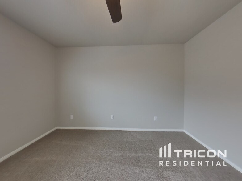 Building Photo - 13725 Polk Ct