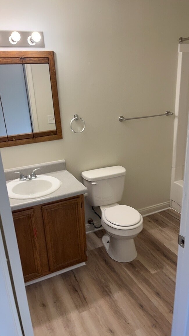 Building Photo - 3043 Regent St