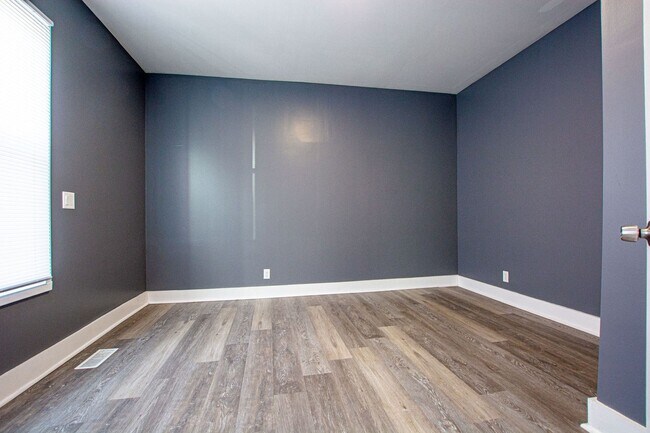 Building Photo - 2523 Ames Ave