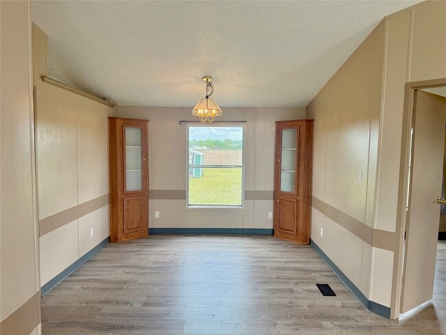 Building Photo - 1841 County Rd 382