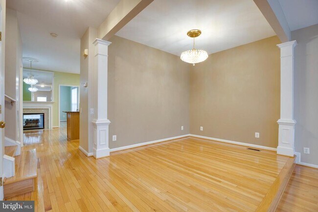 Building Photo - 4609 Fair Valley Dr