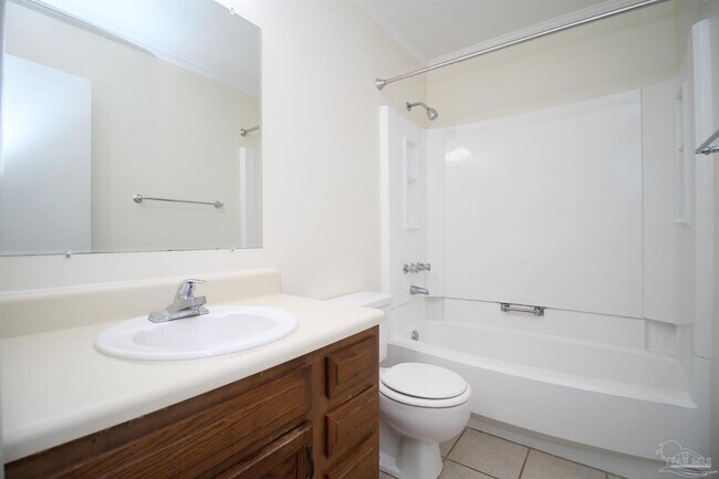 Building Photo - 4605 Lennox Pl