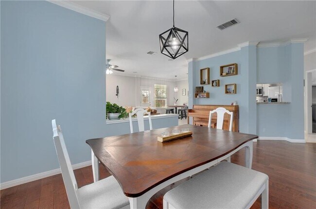 Building Photo - 1705 Azalea Dr