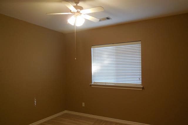 Building Photo - 221 S Village Dr