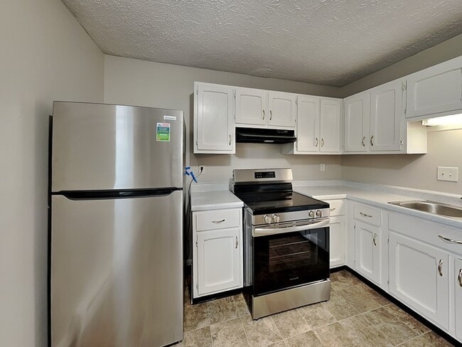 Building Photo - 3241 Remington Dr