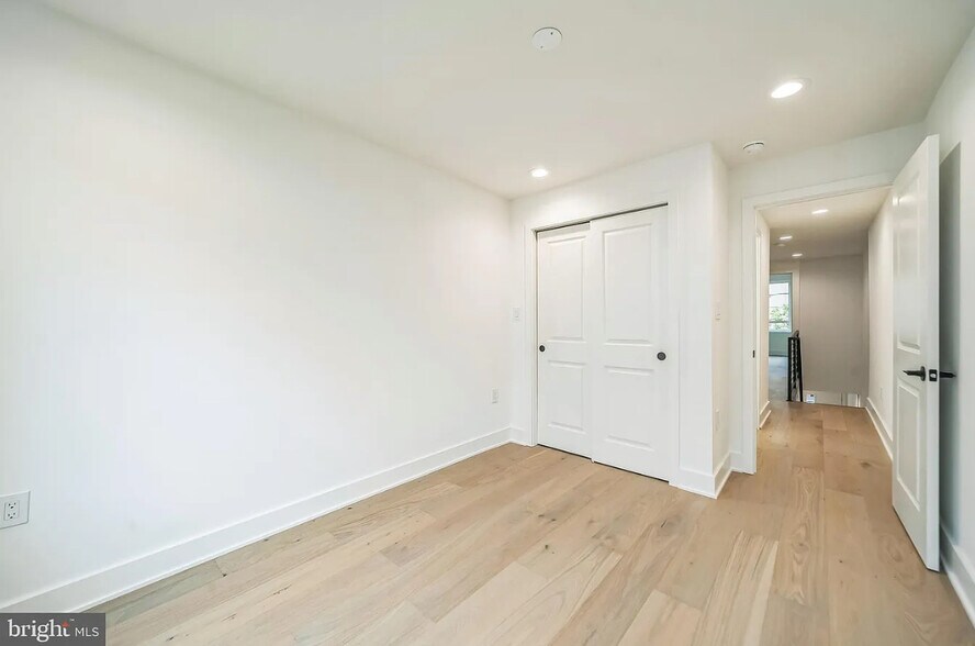 Building Photo - 1309 S 32nd St