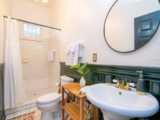 Building Photo - 2302 N Morgan St