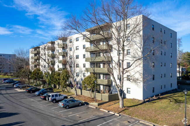 Building Photo - Hampshire House Apartments