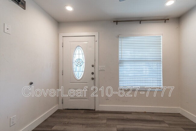 Building Photo - 139 Hansford St