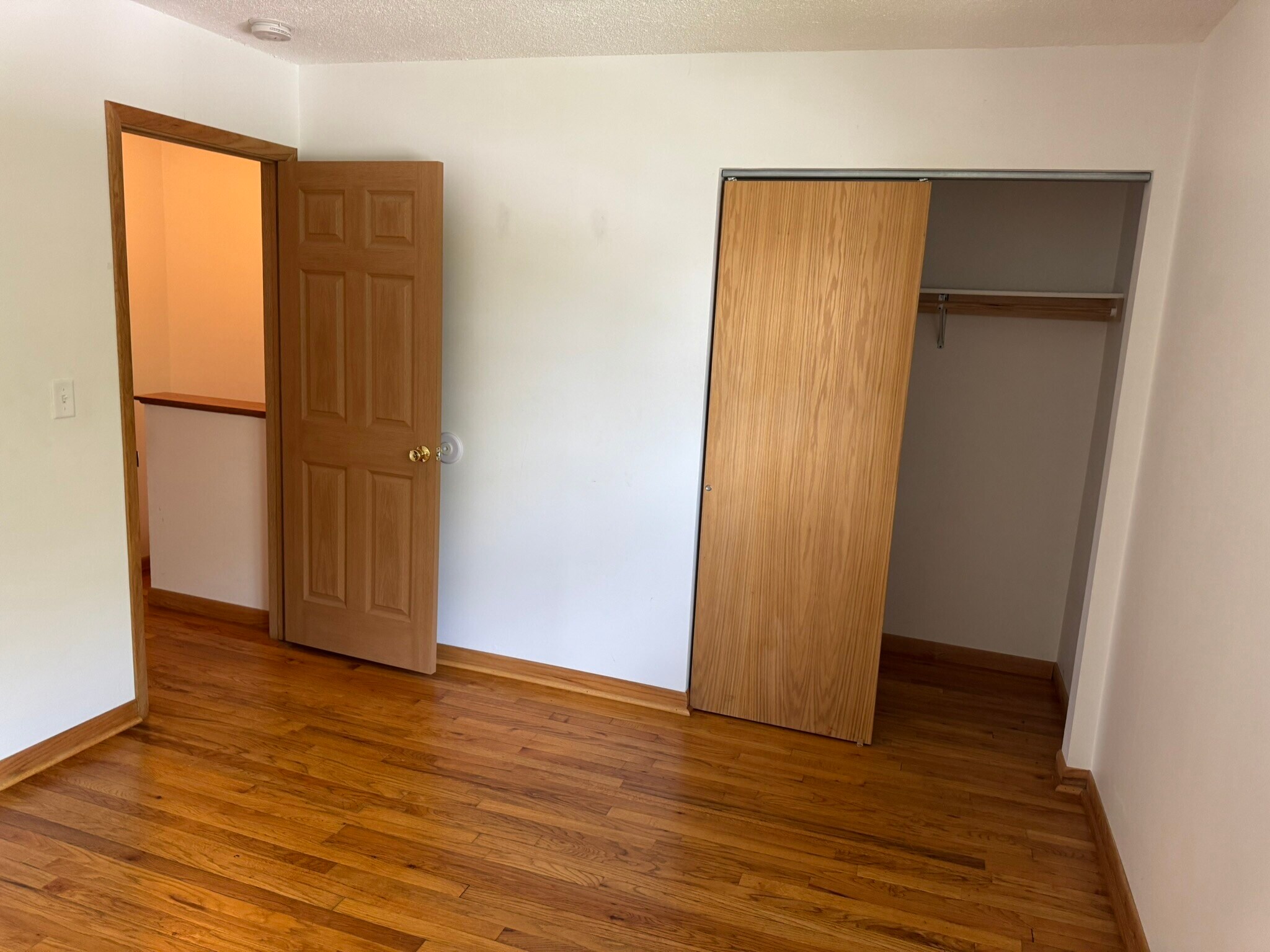 Building Photo - 18 Parkview Dr