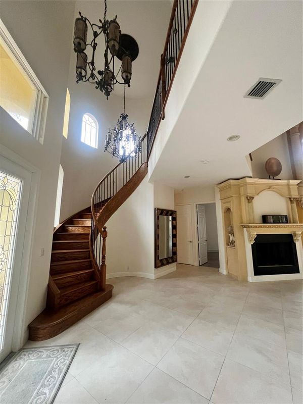 Building Photo - 6301 SW 58th Ct