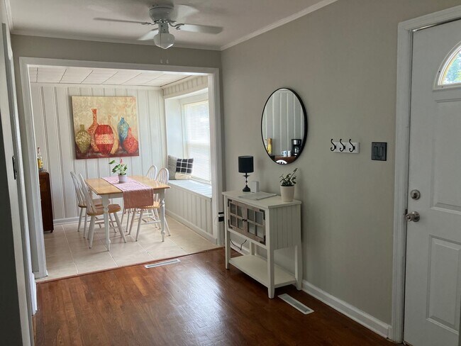 Building Photo - Great Short Term Furnished Rental Opportunity!