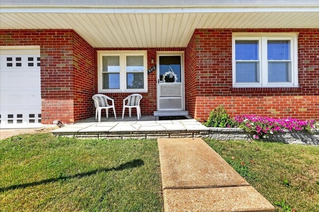 Building Photo - 9319 Aster Ave
