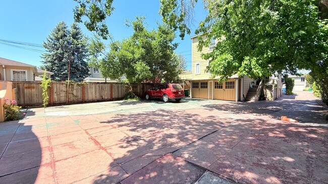 Building Photo - 3242 Briggs Ave
