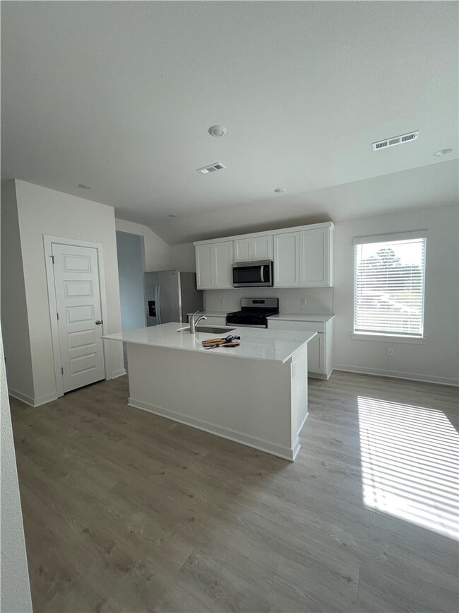 Building Photo - 2650 N Snowball Dr