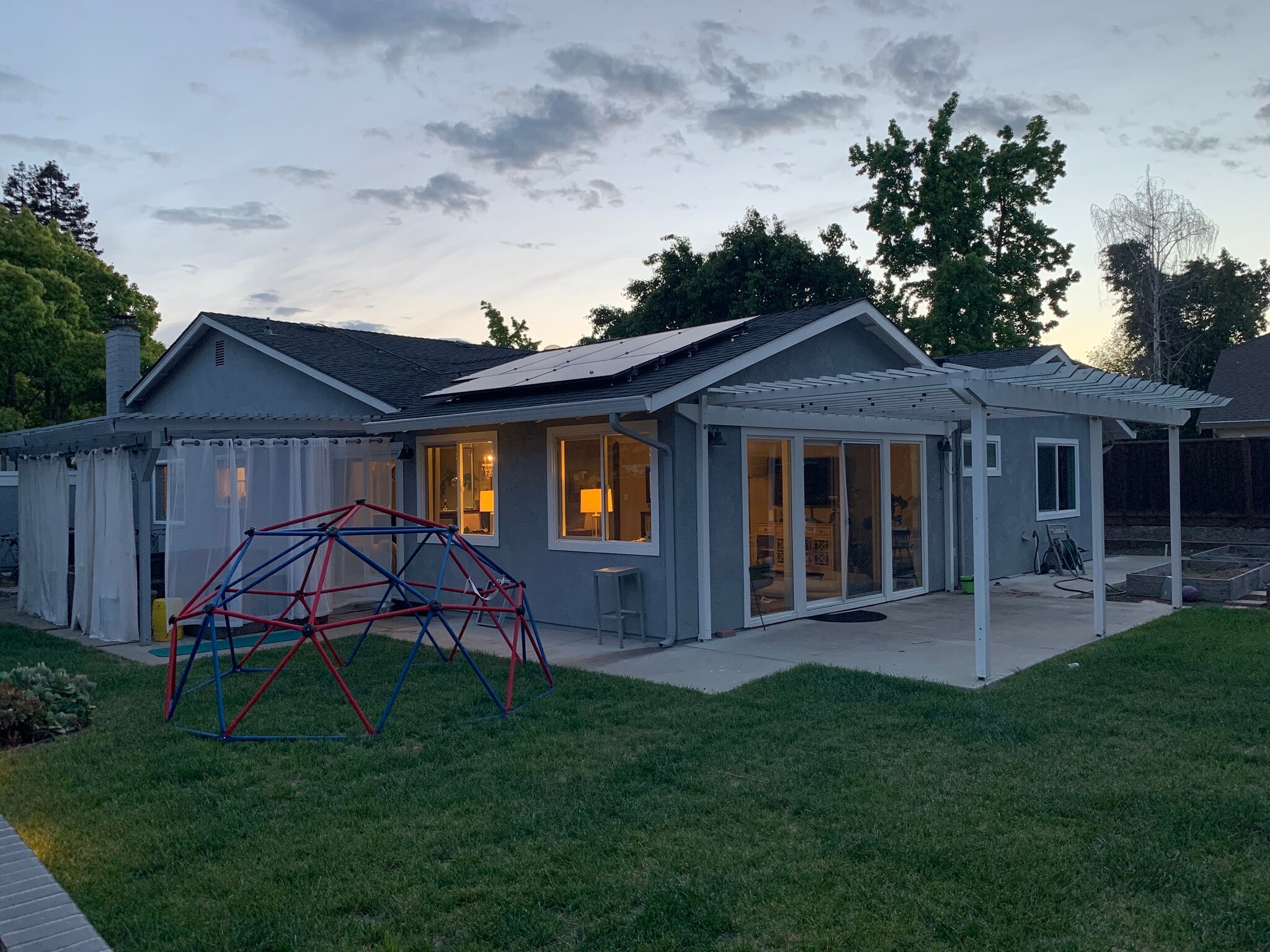 Building Photo - 10086 La Paz Ave