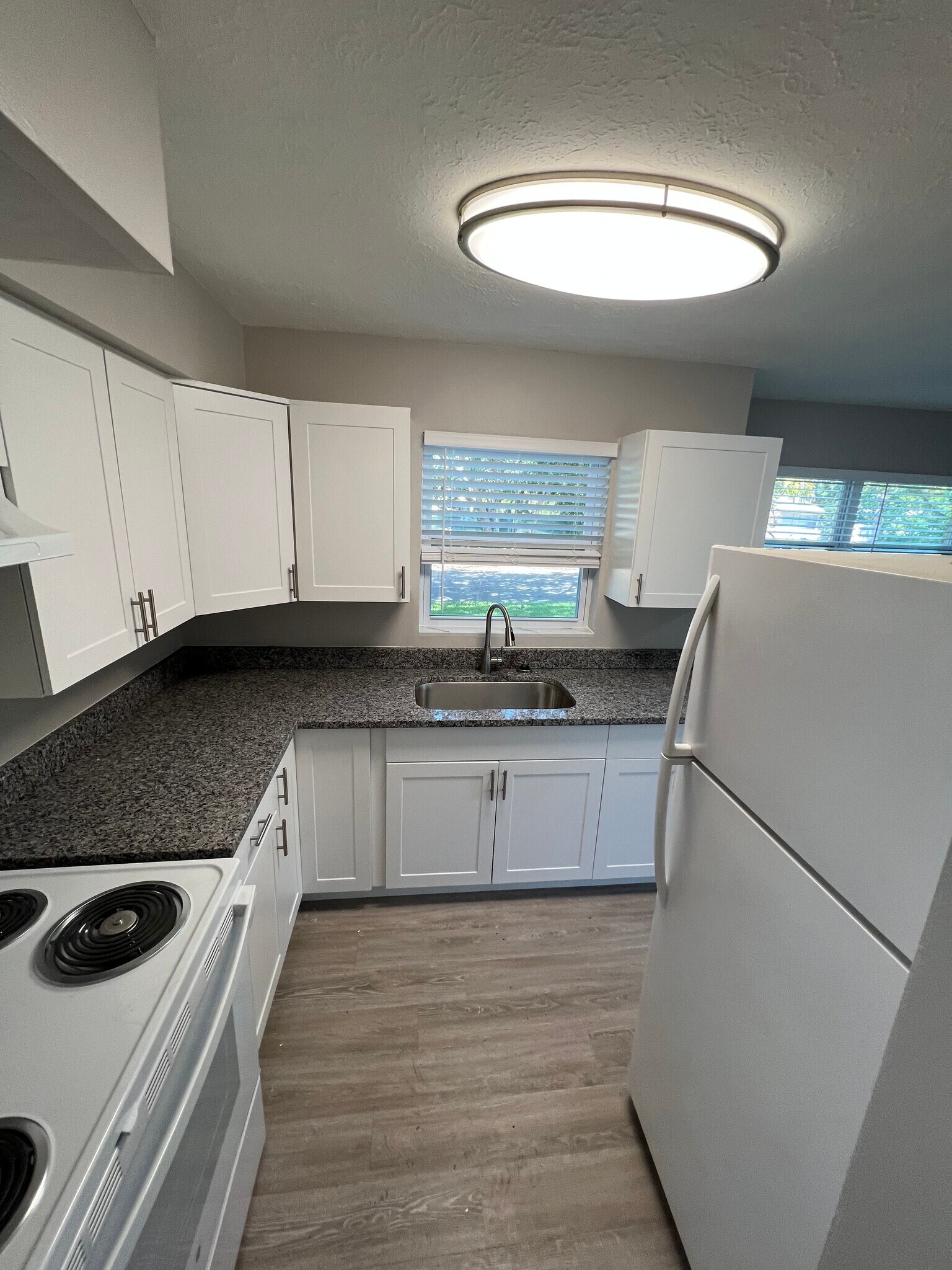 Building Photo - 1 Bed/1 Bath - Unit 4