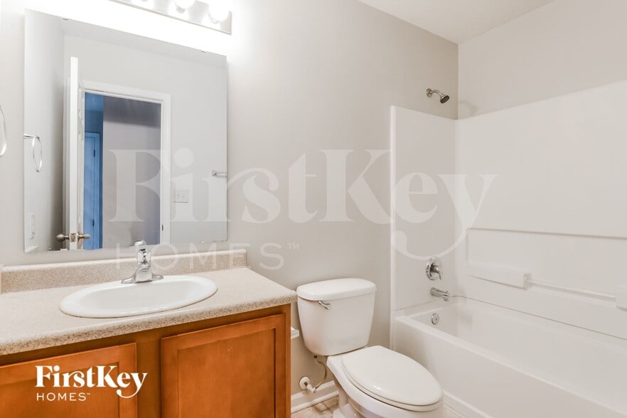 Building Photo - 2702 Kilmurray Dr