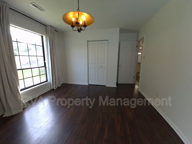 Building Photo - 1409 Gambrel Dr