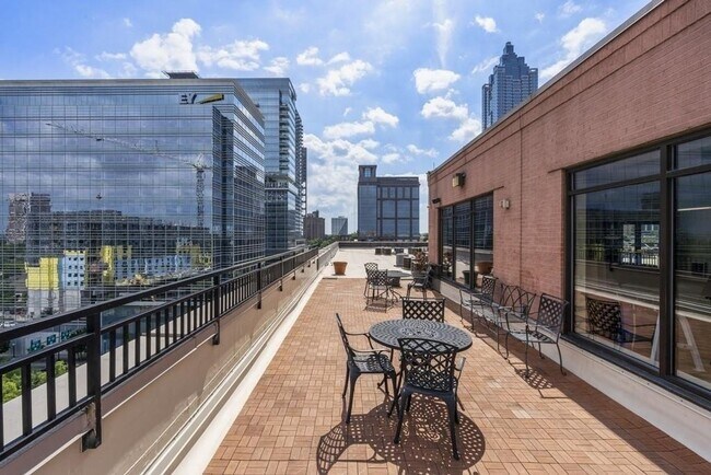 Building Photo - Spacious, beautiful loft with separate bedroom and office for rent in Downtown Atlanta