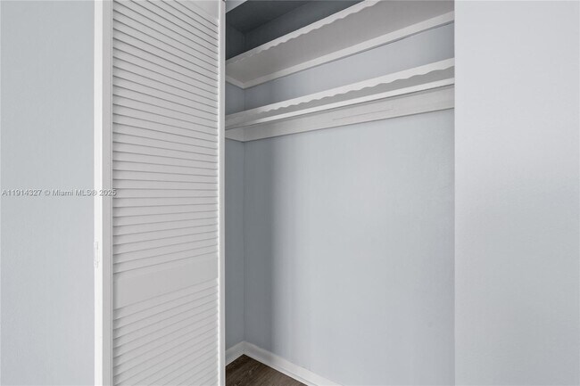 Building Photo - 1300 NE 191st St