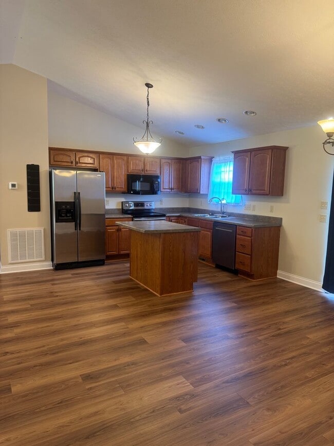 Building Photo - 2032 Bill Hicks Dr