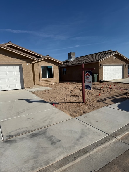 Building Photo - 7962 E 47th St