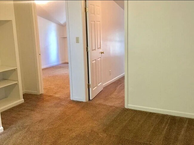 Building Photo - 108 N Hamilton St