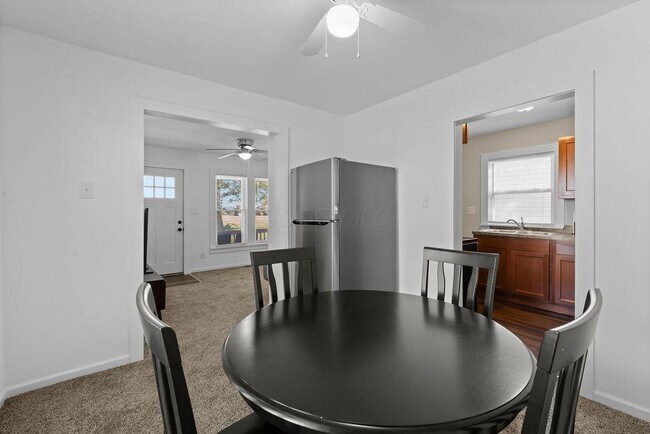 Building Photo - 927 Camden Ave