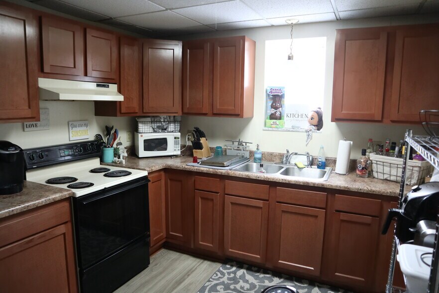 Building Photo - 415 East St