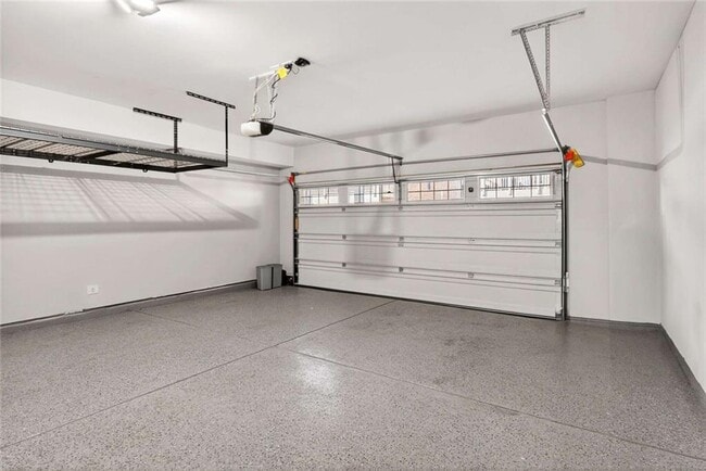 Building Photo - 3960 Redwood Dr