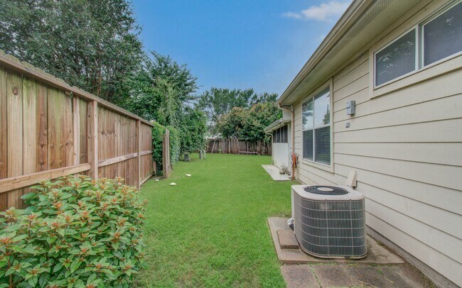 Building Photo - 11714 Sweet Willow Ct