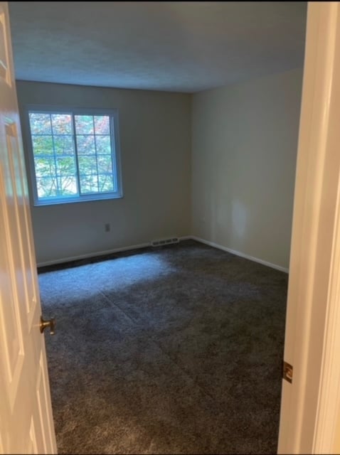 Building Photo - 111 Little Glen Dr