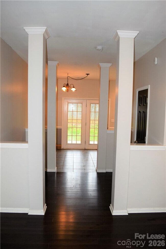 Building Photo - 21345 Aftonshire Dr