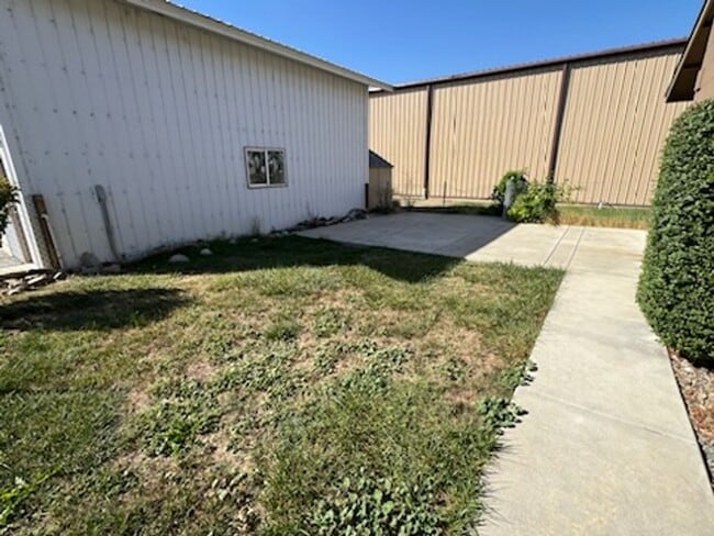 Building Photo - LOCATED IN ENTIAT! Cute 2 bed/1 bath home ...