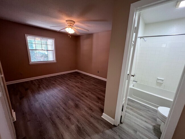 Building Photo - 2500 Avent Ferry Rd