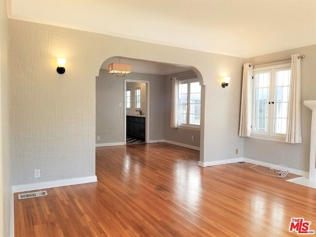 Building Photo - 329 N Ogden Dr