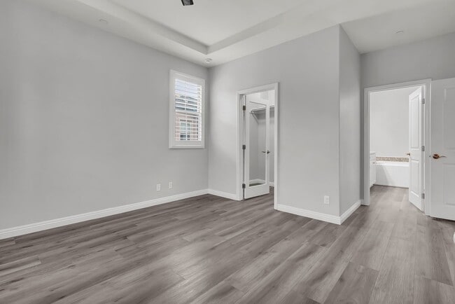 Building Photo - 76 Evening Sun